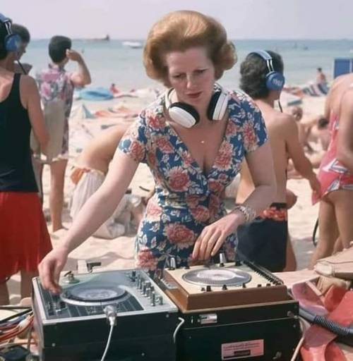 beach-maiden